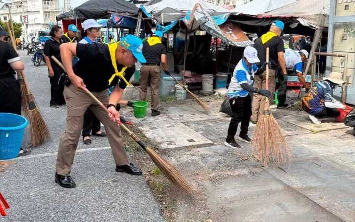 เทศบาลเมืองแสนสุข จัดโครงการพัฒนาเมืองสะอาด ประจำปีงบประมาณ 2569 ครั้งที่ 2 𝐁𝐢𝐠 𝐂𝐥𝐞𝐚𝐧𝐢𝐧𝐠 𝐃𝐚𝐲 ขับเคลื่อนความสะอาดและความเป็นระเบียบเรียบร้อยของเมือง จังหวัดชลบุรี