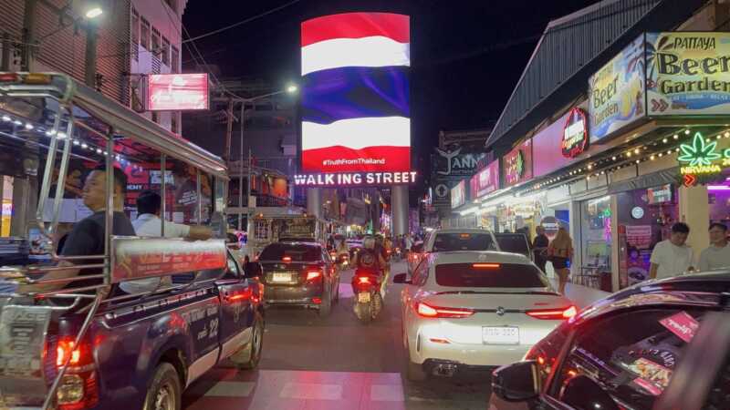 ผู้ประกอบการฝากความหวังทหารเรือสหรัฐฯ 5,000 นาย ช่วยปลุกเศรษฐกิจ วอล์กกิ้งสตรีทรอรับกำลังพล USS Abraham Lincoln