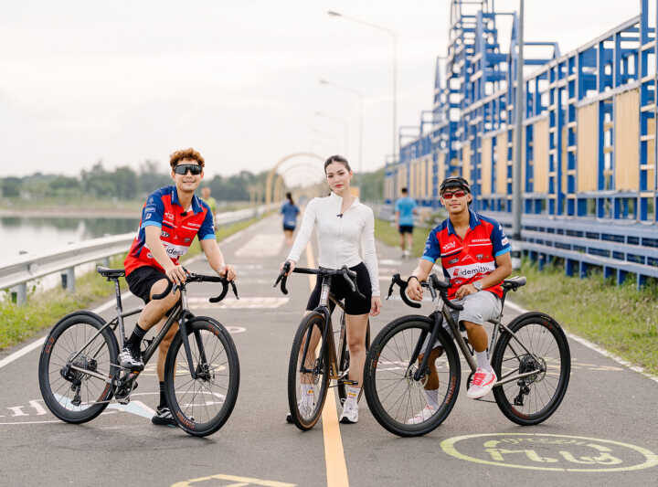 ททท. 𝘅 𝗕𝗥𝗜𝗖 𝗦𝘂𝗽𝗲𝗿𝗯𝗶𝗸𝗲 เปิดโปรเจกต์ “𝗕𝘂𝗿𝗶𝗿𝗮𝗺 𝗖𝗵𝗲𝗰𝗸-𝗶𝗻 𝘄𝗶𝘁𝗵 𝗟𝗼𝗰𝗮𝗹 𝗚𝘂𝗶𝗱𝗲” ชวน 4 นักบิดดังออกเดินทางค้นพบเสน่ห์บุรีรัมย์