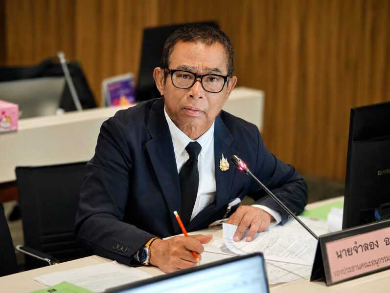 “จำลอง” สว.กลุ่ม 18 เตือนสติ กสทช. ประชุมล่มทำแผนแม่บทปี 69 หยุดชะงัก ชี้รัฐจ่อสูญรายได้แสนล้าน พร้อมชงแก้กฎหมายต่ออายุใบอนุญาตทีวีดิจิทัลปี 72 โดยไม่ต้องประมูลใหม่