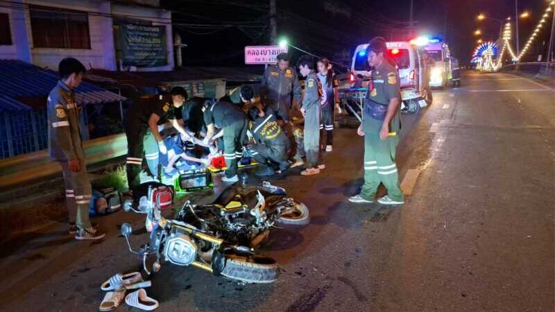 ปทุมธานี – จยย.พุ่งชนการ์ดเรลสะพานข้ามคลองบางเตยบาดเจ็บสาหัส 2 ราย