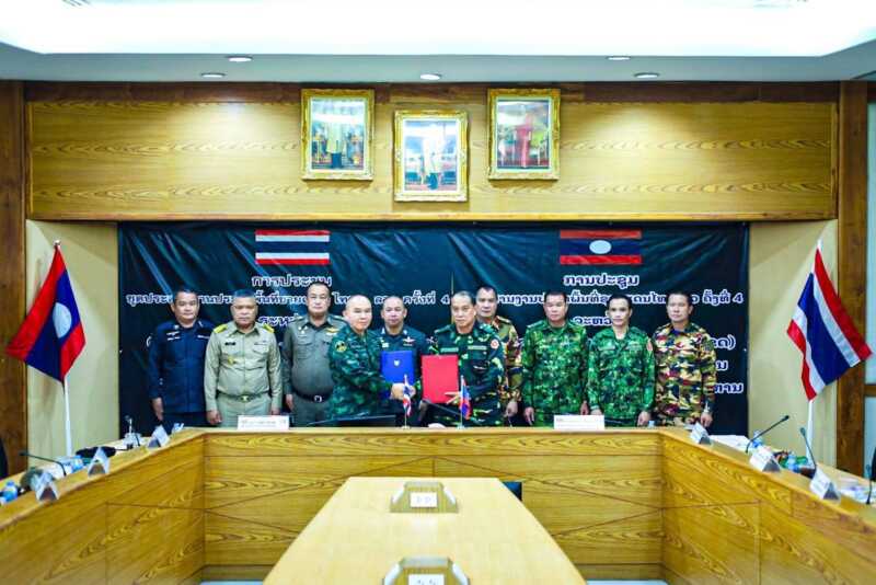 บก.ควบคุมที่ 1 กกล.สุรศักดิ์มนตรี ร.3 พบปะพัฒนาสัมพันธ์คณะชุดประสานงานประจำพื้นที่ชายแดน ไทย – ลาว จังหวัดมุกดาหาร – แขวงสะ หวันนะเขต ณ ห้องประชุมด่านศุลกากร มุกดาหาร อ.เมืองมุกดาหาร