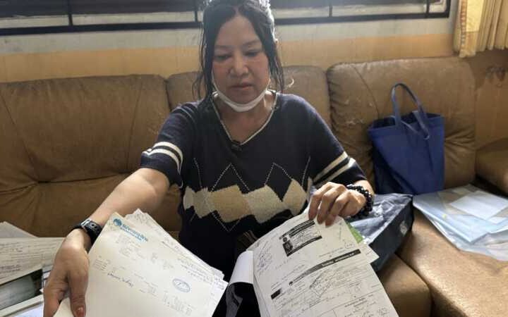 ปทุมธานี – สาวใหญ่ร้องสื่อถูกแก๊งแสบสวมรอยถอนเงินเกลี้ยง8บัญชีสูญร่วม100ล้านแฉ15ปีเรื่องเงียบตร.เมินรับคดี