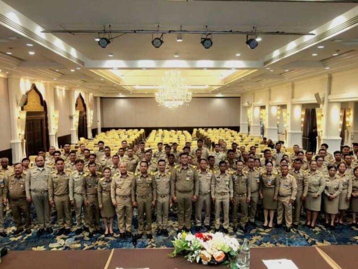 กรุงเก่าประชุมกำนันผู้ใหญ่บ้าน 25 จังหวัดภาคกลาง ชูมาตรการคุมอาวุธปืน ระงับออกใบอนุญาต ป.3 ชั่วคราว เร่งปราบปืนเถื่อน