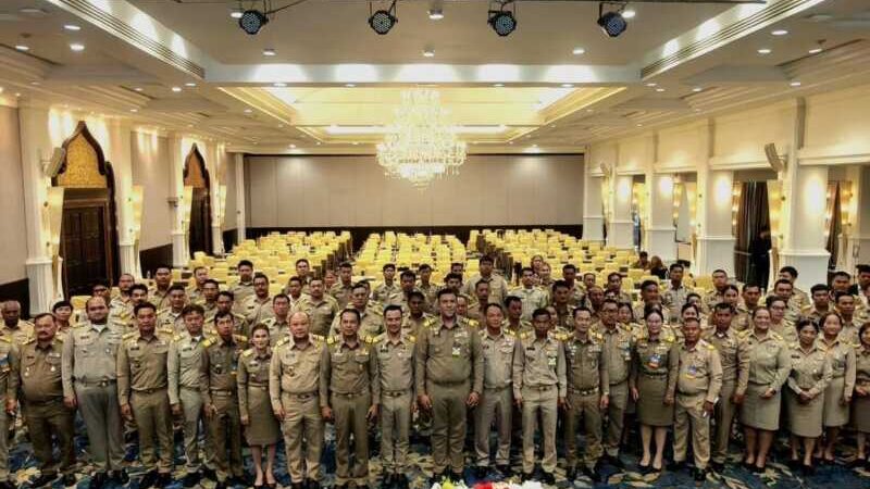 กรุงเก่าประชุมกำนันผู้ใหญ่บ้าน 25 จังหวัดภาคกลาง ชูมาตรการคุมอาวุธปืน ระงับออกใบอนุญาต ป.3 ชั่วคราว เร่งปราบปืนเถื่อน