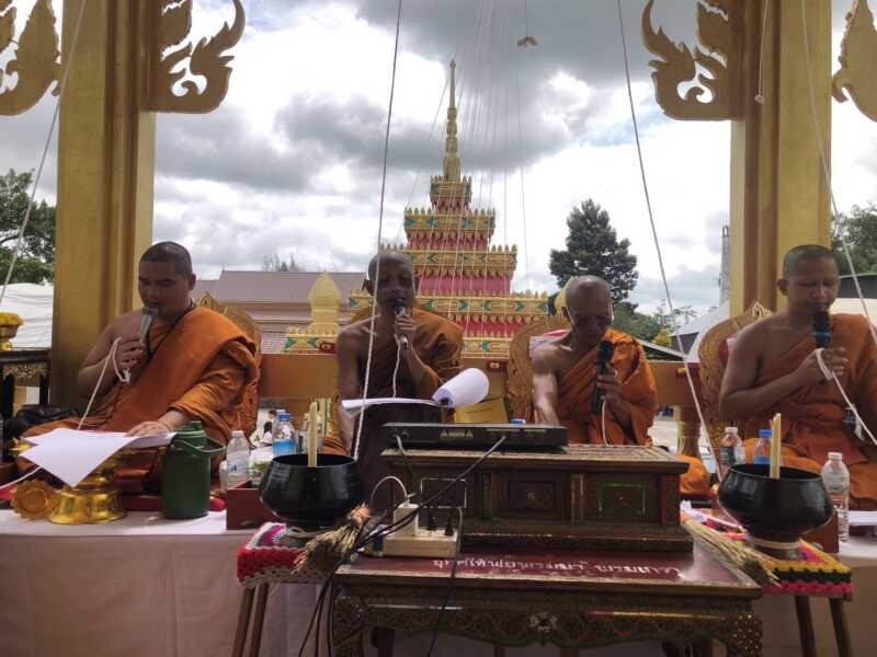 ร้อยเอ็ด – พระครูสุวรรณธรรมาจารย์ ดร. (ทองใบ สุปภาโส)เจ้าอาวาส วัดโนนสะอาด ต.ขอนแก่น อ.เมือง จ.ร้อยเอ็ดในวาระได้รับเลื่อนสมณศักดิ์ ชั้นยศ เป็น “ พระครูสุวรรณธรรมาจารย์ “ หรือชาวบ้าน ทั่วๆไปชอบเรียกกันว่า “หลวงพ่อทอง “