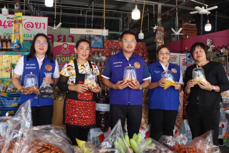 กำแพงเพชร นายอำเภอเมืองกำแพงเพชรลุยเดี่ยว! นำทีมหนุน “สวนลุงนพ” ดันกล้วยไข่ GI สู่แลนด์มาร์กท่องเที่ยวเชิงเกษตรรับฤดูกาลใหม่ พร้อมชวนแวะตลาดมอกล้วยไข่ ชิมช็อปของกินของฝากจากกล้วยไข่กำแพงเพชร