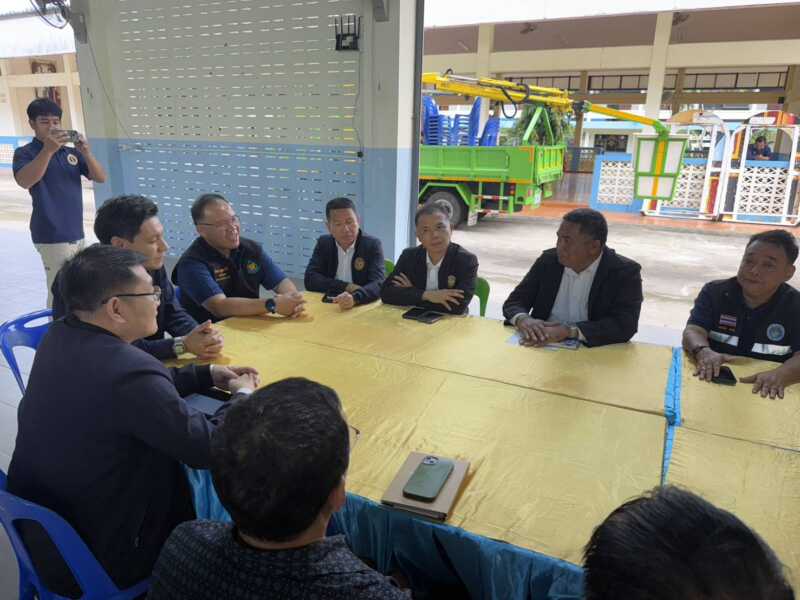 สส.เขต3 ประจวบคีรีขันธ์ นำกรรมาธิการการบริหารจักการทรัพยากรน้ำสภาผู้แทนราษฏรบุกบางสะพานน้อยแก้ภัยแล้ง น้ำกัดเซาะชายฝั่งทะเล