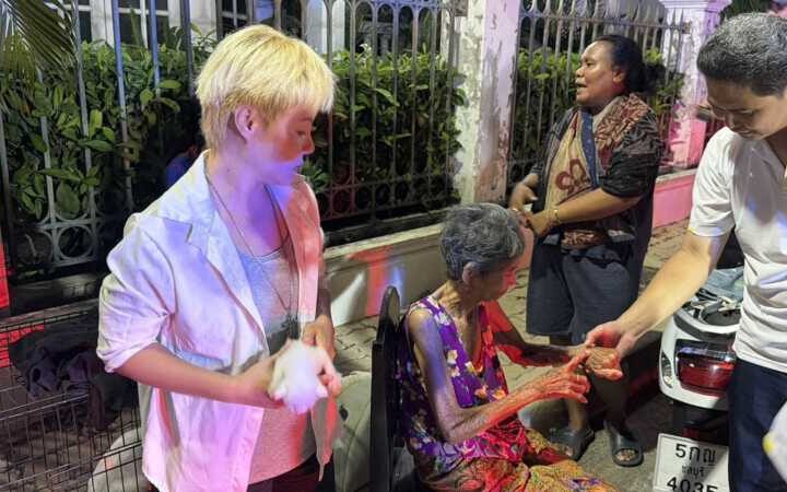 เด็ก 14 ปี ได้ยินเสียงระเบิด เพลิงไหม้บ้านข้างๆ รีบพาน้อง 5 ขวบ ยายวัย 96 ปี แมวเปอเซีย 6 ตัว หนีออกจากบ้าน ปลอดภัย