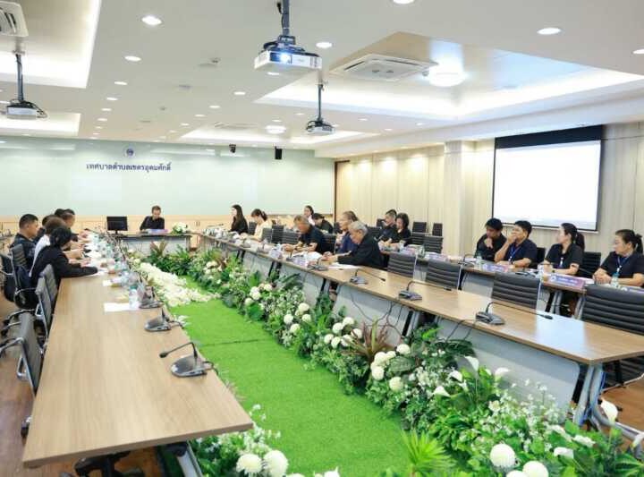 ทต.เขตรอุดมศักดิ์ เดินหน้าขับเคลื่อนพัฒนาพื้นที่ ประชุมพิจารณาร่างแผนพัฒนาท้องถิ่น (พ.ศ.2566 – 2570) เพิ่มเติมและเปลี่ยนแปลง ครั้งที่ 3/2569