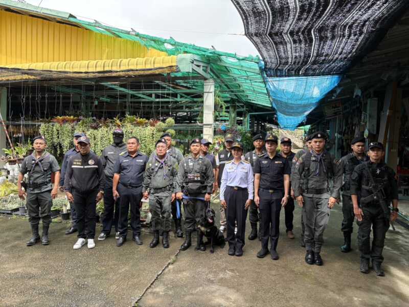 ประจวบคีรีขันธ์ _เดินหน้าเสริมสร้างความมั่นคงและความปลอดภัยให้พี่น้องประชาชนอย่างเข้มข้น โดยการผนึกกำลังเปิดปฏิบัติการ “พิทักษ์ชายแดน” บูรณาการความมั่นคง สกัดกั้นภัยคุกคามตลอดแนวชายแดนไทย–เมียนมาร์ ระยะทางกว่า 212 กิโลเมตรเมตร