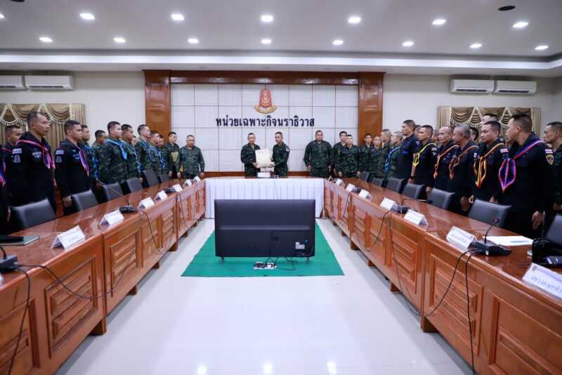 เดินหน้าความมั่นคงควบคู่การพัฒนา แม่ทัพภาคที่ 4 ลงพื้นที่ตรวจเยี่ยม ฉก.นราธิวาส ให้กำลังใจกำลังพล ย้ำบูรณาการทุกภาคส่วน ร่วมทำงานเพื่อประชาชน