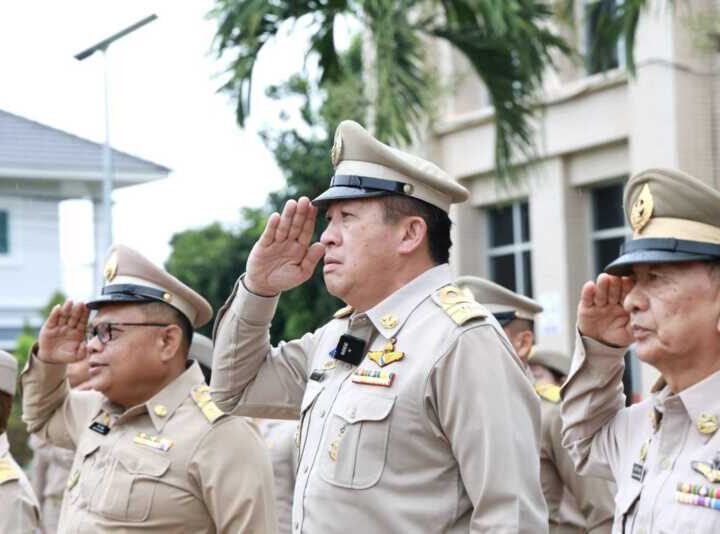 พิษณุโลกอบจ.พิษณุโลก จัดกิจกรรมเชิญธงชาติไทยและร้องเพลงชาติไทย เนื่องใน “วันพระราชทานธงชาติไทย”