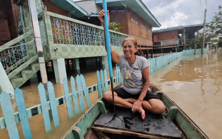 ปทุมธานี – ริมเจ้าพระยาโอดสามโคกจม6วันกลายเป็นพื้นที่รับน้ำห่วงทวด 103 ปีผวาอีก 20 ซม.ทะลุสถิติปี 60