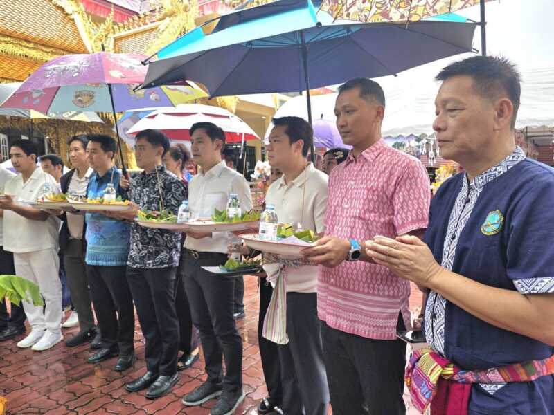 พี่น้องชาวอีสานพัทยาแห่ร่วมงานบุญปู่ย่า “วิถีชีวิตอีสาน งานบุญข้าวสาก ประจำปี 2569”