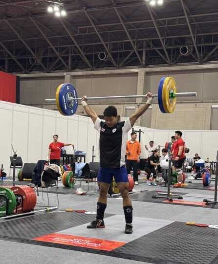 พลตรี อินทรัตน์ ยอดบางเตย นายกกิตติมศักดิ์ พร้อมด้วยนางบุษบา ยอดบางเตย ประธานที่ปรึกษา สมาคมกีฬายกน้ำหนักสมัครเล่นแห่งประเทศไทย เยี่ยมชมการฝึกซ้อมและให้กำลังใจจอมพลังทีมชาติไทย ก่อนที่การแข่งขันยกน้ำหนักในกีฬาเอเชี่ยนเกมส์ ครี้งที่ 20 ที่เมืองนาโกย่า ประเทศญี่ปุ่น จะเปิดฉากขึ้นในวันที่ 23 กันยายน 2569