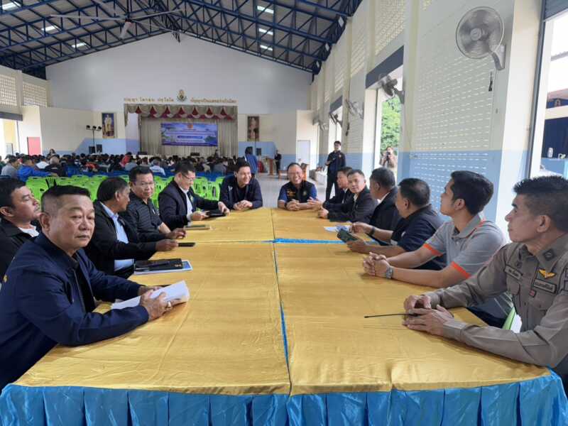 ประจวบคีรีขันธ์ – สส.เขต3 ประจวบคีรีขันธ์ นำกรรมาธิการการบริหารจักการทรัพยากรน้ำสภาผู้แทนราษฏร บุกบางสะพานน้อย แก้ภัยแล้ง น้ำกัดเซาะชายฝั่งทะเล