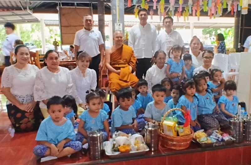 จังหวัดชุมพร – หิ้วตะกร้ากระตุ้นเศรษฐกิจท้องถิ่น นำแสริมบุญ ‘วัดเขาเจดีย์’ โบราณสถาน 244 ปี ส่องจุดชมวิว 360 องศา ​สายมูห้ามพลาด! กราบไหว้ “เจ้าแม่สบันงา” ขอโชคลาภเลขเด่นงวดนี้