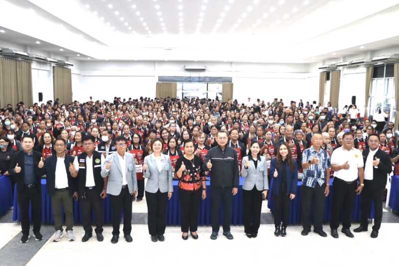 กำแพงเพชร – “กำนันตู้” ผนึกกำลัง กมธ.สภาผู้แทนราษฎร จัดสัมมนาใหญ่กำแพงเพชร เปิดเวทีฟังเสียงปชช. พร้อมมอบบริการฉีดวัคซีนไข้หวัดใหญ่