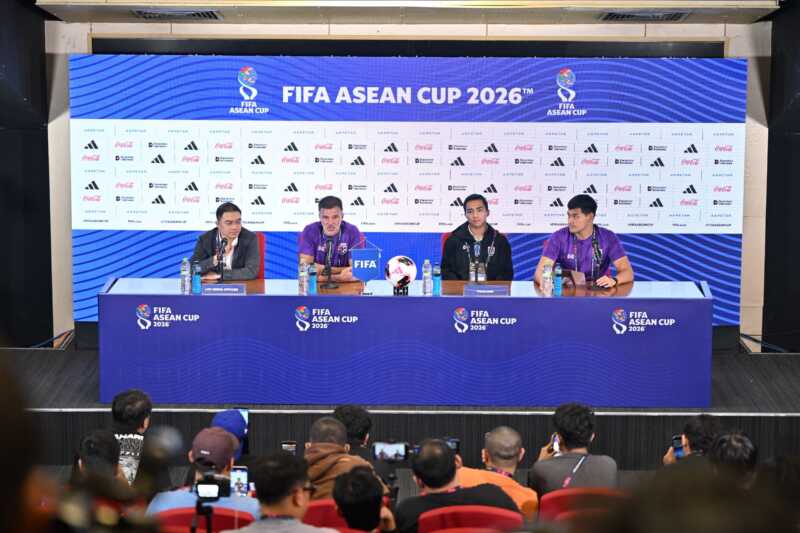 “แอนโธนี ฮัดสัน” และ “ชนาธิป สรงกระสินธ์” แถลงข่าวก่อนการแข่งขันฟุตบอล FIFA ASEAN CUP 2026 นัดชิงชนะเลิศ