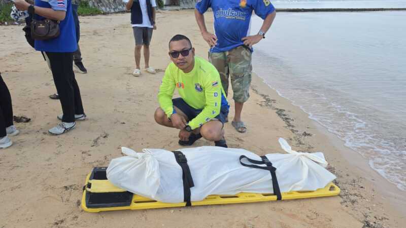สลดรับอรุณ หนุ่มเมียนมาวัย 36 ดับปริศนาเกยหาดตะวันรอน นาจอมเทียน คาดเฝ้าวงเหล้าริมหาดก่อนเมาพลัดตกทะเลดับสลด