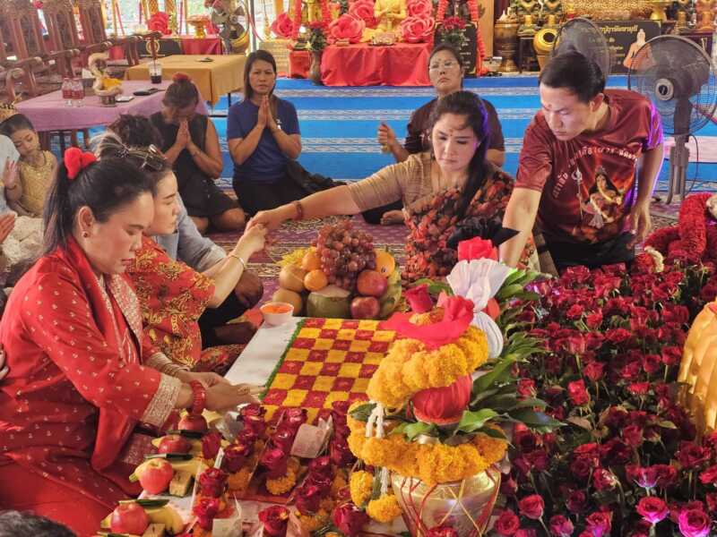 วันแรกงานนวราตรี เทวาลัยมหากาลีอวตารจักรวาลชนนี คึกคักต่อเนื่องเป็นปีที่ 3