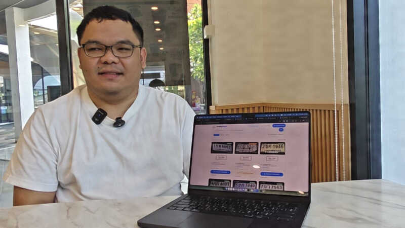 ปทุมธานี – ไอเดียสุดเจ๋งโปรแกรมเมอร์หนุ่มผุดเว็บตามหาป้ายทะเบียนหลุดช่วงน้ำท่วม 5 วันพุ่ง 1.3 หมื่นป้าย