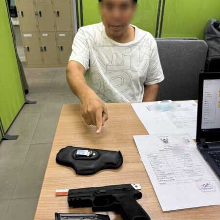 ปทุมธานี – อดีตลูกจ้างมอบตัวแล้ว หลังรัวปืนขู่นายกบางคูวัดอ้างแค้นตกงาน