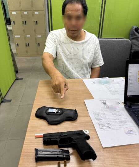 ปทุมธานี – อดีตลูกจ้างมอบตัวแล้ว หลังรัวปืนขู่นายกบางคูวัดอ้างแค้นตกงาน