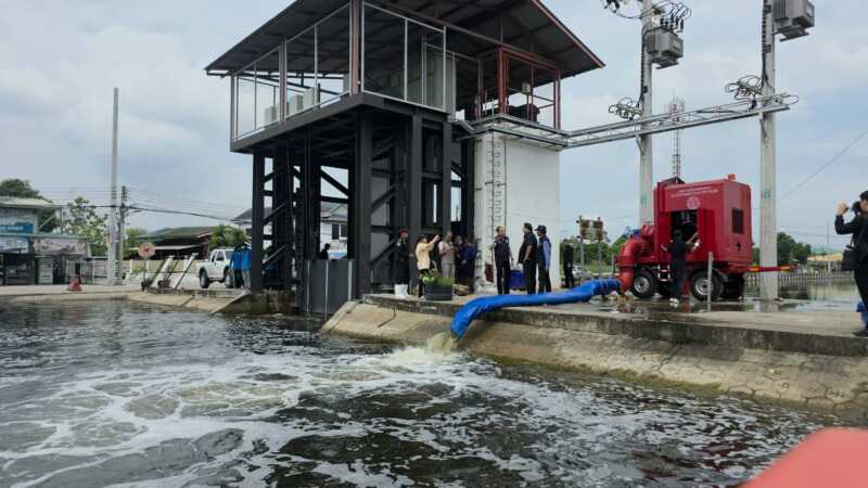 ปทุมธานี – บิ๊กแจ๊สเร่งกู้วิกฤตจี้เปิดประตูน้ำคลอง12-คลอง 8 ช่วยชาวองครักษ์