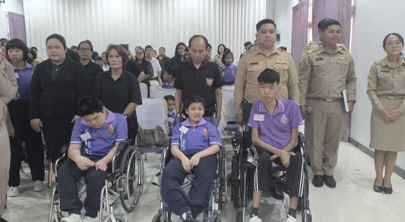 นครนายก – พิธีมอบทุนสนับสนุนการศึกษาแก่เด็กออทิสติกและเด็กพิการในมูลนิธิคุณพุ่ม