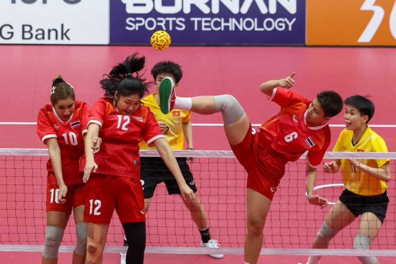 ตะกร้อ 4 คนสาวไทยสู้เต็มที่ พ่ายเวียดนาม 1-2 เซต คว้าเหรียญเงิน เอเชียนเกมส์ ครั้งที่ 20