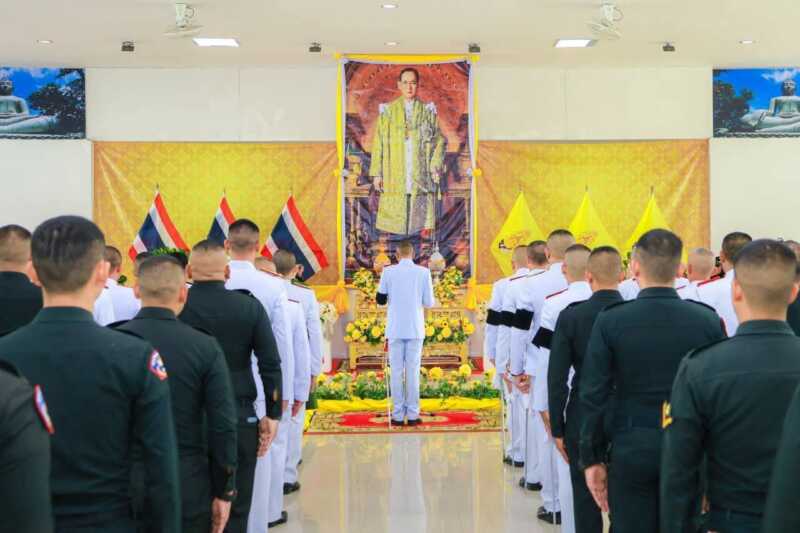 ผบ.กรม ทพ.21 พร้อมด้วยประธาน สม.ทบ. สาขา กรม ทพ.21 และนายทหารฝ่ายอำนวยการ ร่วมพิธีวางพวงมาลา และกล่าวน้อมรำลึกในพระมหากรุณาธิคุณ เนื่องในโอกาส วันนวมินทรมหาราช 13 ต.ค. 2569 วันคล้ายวันสวรรคต พระบาทสมเด็จพระบรมชนกาธิเบศรมหาภูมิพลอดุลยเดชมหาราช บรมนาถบพิตร