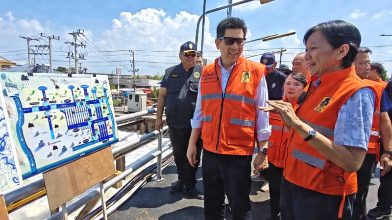 ปทุมธานี – รองนายกฯเอกนิตลุยสั่งกฟภ.สำรองไฟปั๊มคลองรังสิตห้ามดับ-ผู้ว่างัดแผนเปิดประตูคลอง 13 รับมือน้ำองครักษ์