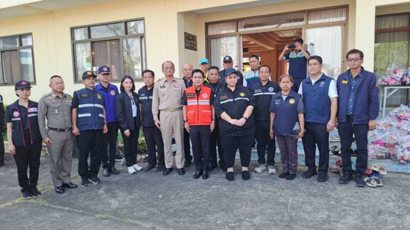 นครนายก – รัฐมนตรีประจำสำนักนายกรัฐมนตรี ลงพื้นที่จังหวัดนครนายก ติดตามสถานการณ์น้ำและพบประประชาชนที่เดือดร้อนพร้อมมอยถุงยังชีพ เพื่อเป็นขวัญกำลังใจ