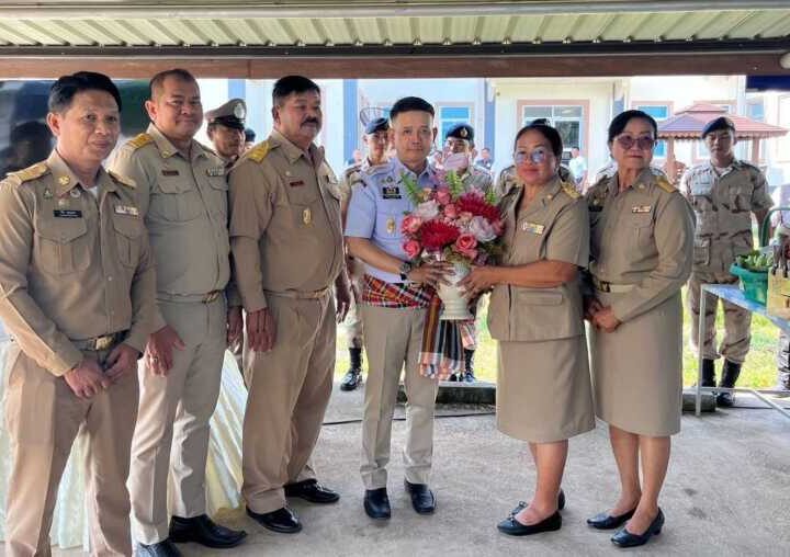 ลพบุรี – ข้าราชการผู้นำท้องที่ ชาวบ้าน แห่ต้อนรับนายอำเภอเสฏฐวุฒิ ชื่นมื่น อบอุ่น ให้ทิ้งเรื่องในอดีต ขอทำงานเพื่อชาวอำเภอลำสนธิ