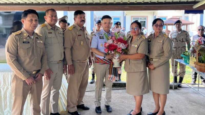 ลพบุรี – ข้าราชการผู้นำท้องที่ ชาวบ้าน แห่ต้อนรับนายอำเภอเสฏฐวุฒิ ชื่นมื่น อบอุ่น ให้ทิ้งเรื่องในอดีต ขอทำงานเพื่อชาวอำเภอลำสนธิ