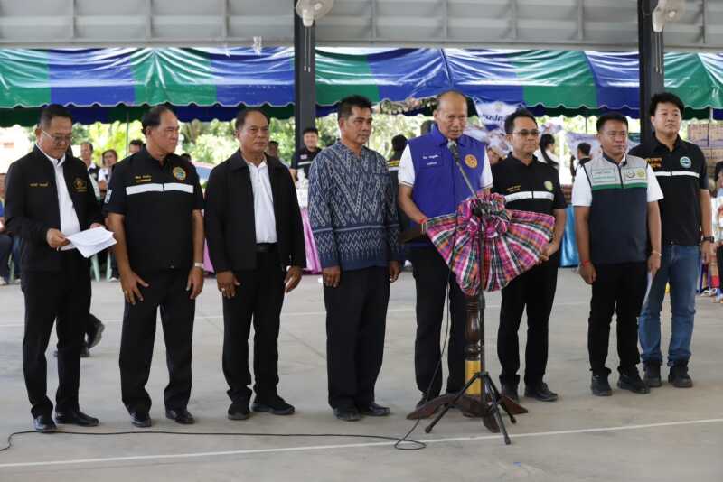 กำแพงเพชร – รมว.เกษตรฯ ควง รมช. และคณะ ลงพื้นที่กำแพงเพชร มอบนโยบายและรับฟังปัญหาพี่น้องประชาชน ที่อำเภอคลองขลุง จังหวัดกำแพงเพชร