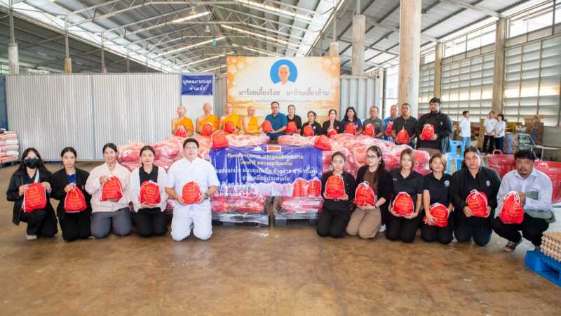 ปทุมธานี – วัดพระธรรมกายส่งถุงยังชีพเพิ่ม 1,000 ชุด ชวนร่วมเป็นส่วนหนึ่งช่วยผู้ประสบภัยน้ำท่วม